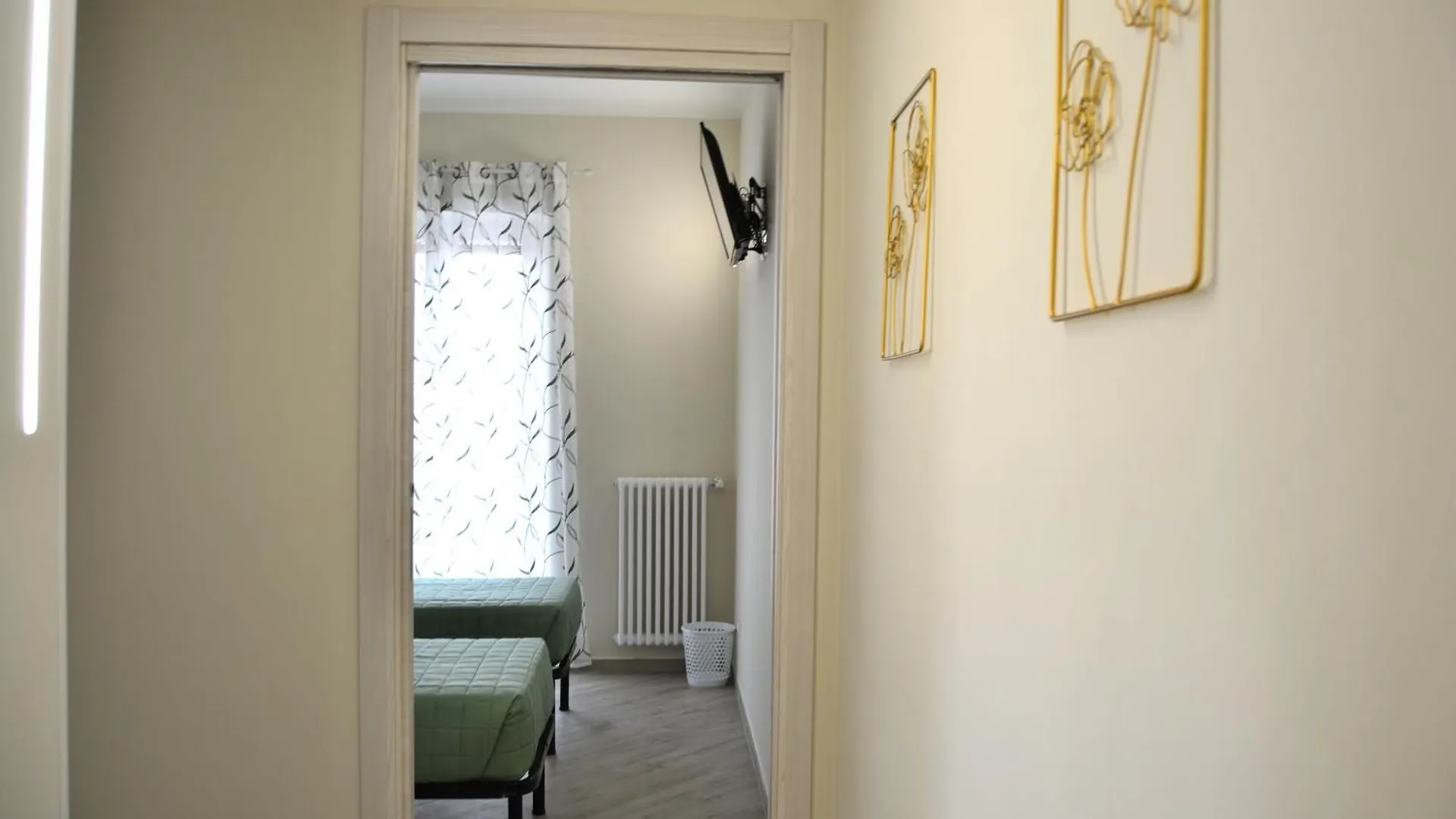 Green And Blue Apartment Roma Italia