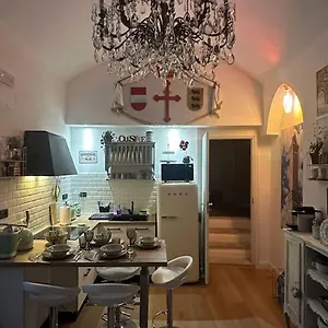 https://alle-pietre-preziose-genova.hotelitalianriviera.com