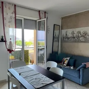 https://appartamento-vista-mare-albenga.hotelitalianriviera.com